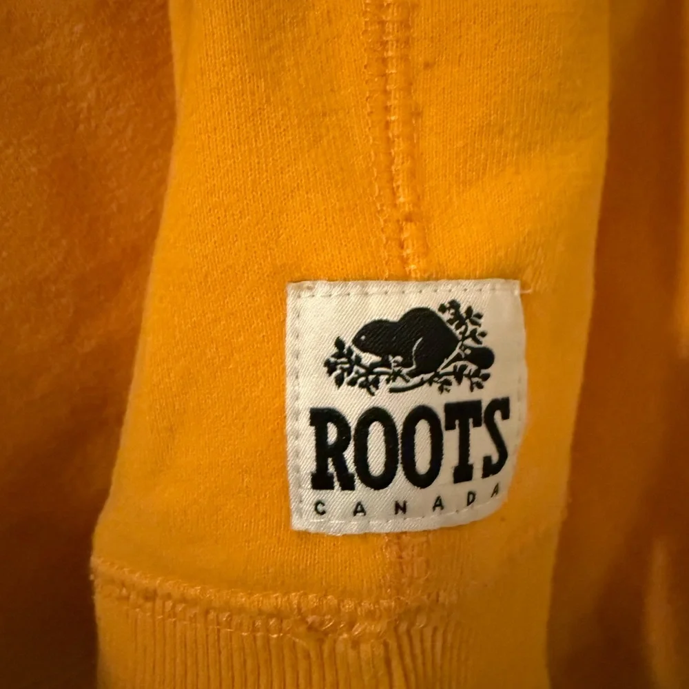 ROOTS Yellow Sweater - Picture 4 of 4